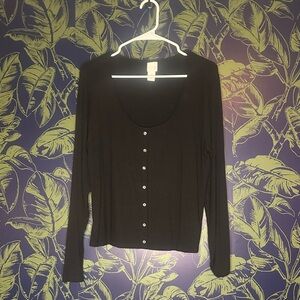 H&M Black Fitted Button Down Shirt (faux buttons)